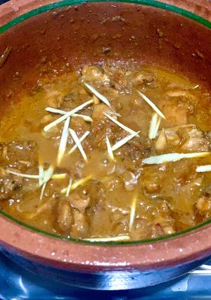 A picture of Chicken Karahi in Handi.