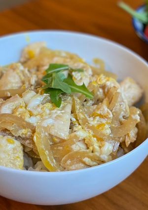 A picture of Oyako-don (Parent-child rice bowl 🐔 🐣).