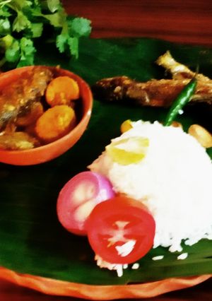 A picture of Bengali lunch.