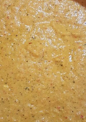 A picture of LeViés Carrots and Chilli Homemade Sauce.