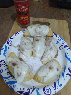 A picture of Apple turnover from can biscuits.