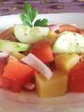Insalata di Pomodoro con Patate Bollite, Cetrioli e Cipolla di Tropea