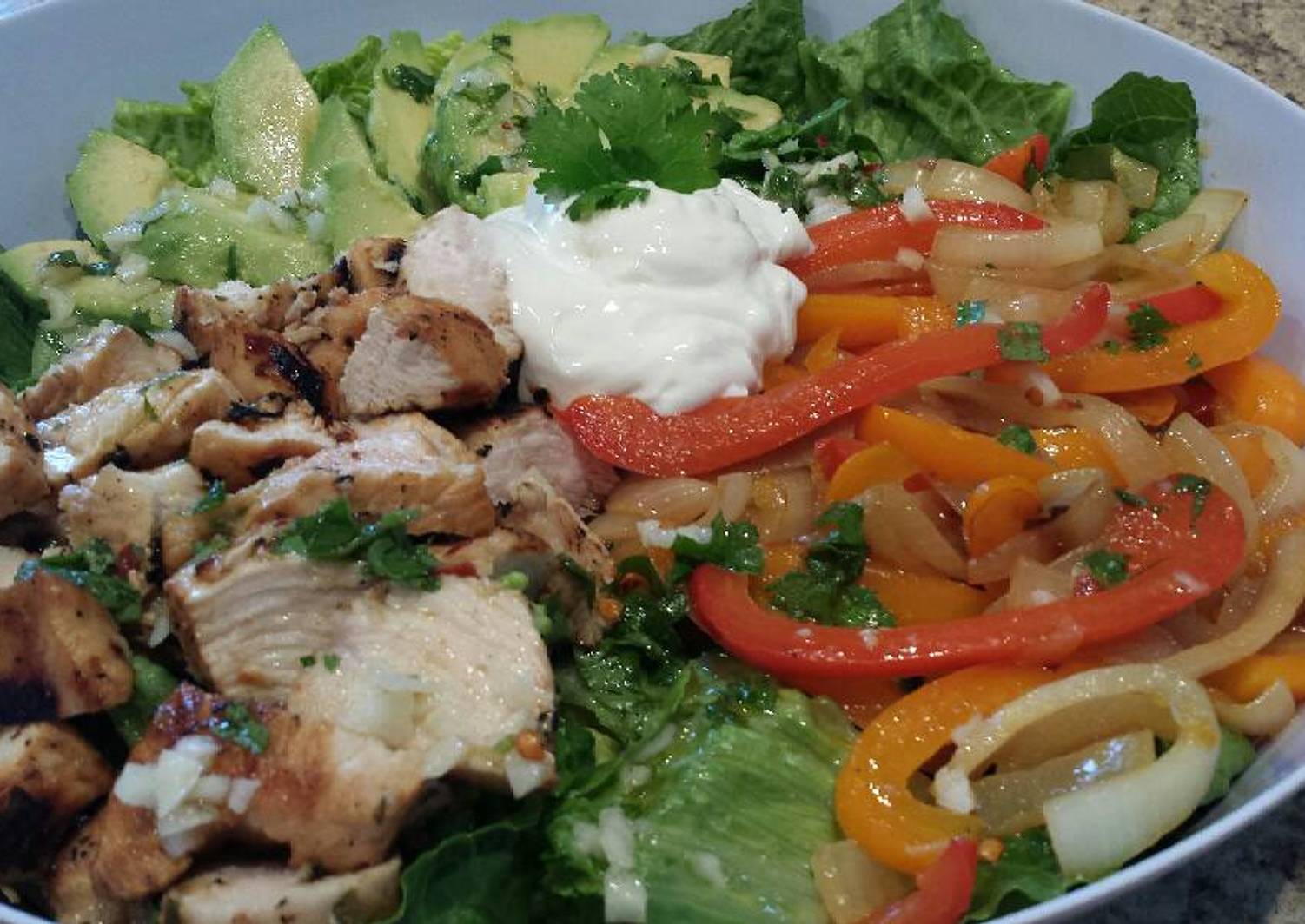 Chicken Fajita Salad Recipe By Tiffany Rezende Cookpad