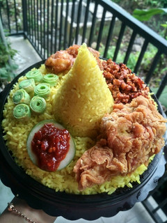 Foto resep Nasi kuning tumpeng mini