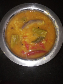 முருங்கைக்காய் சாம்பார் (Murunkaikaai sambar Recipe in Tamil) செய்முறை முக்கிய புகைப்படம்