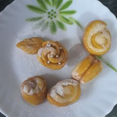 A picture of Steam Pumpkin Rolls.