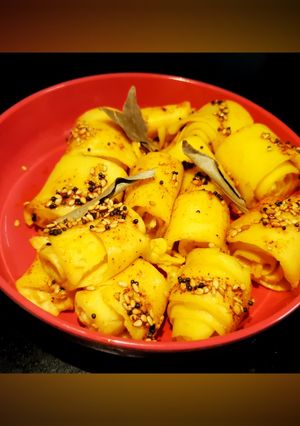 ખાંડવી (Khandvi recipe in Gujarati) રેસીપી મુખ્ય ફોટો
