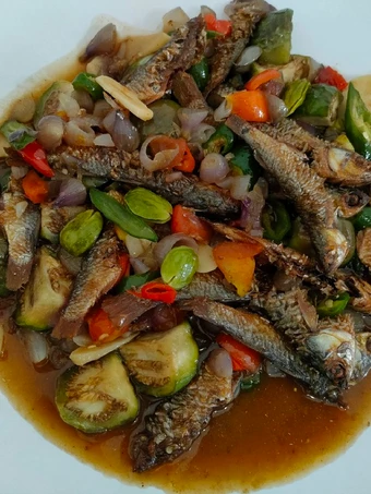 Cara Gampang Menyiapkan Resep Oseng Terong Bulat Ikan Asin yang Enak Banget Anti Ribet, Bikin Ngiler