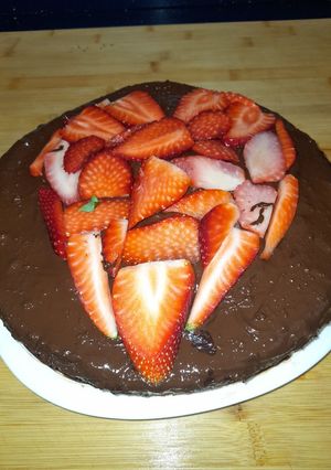 Foto principal de Bizcocho tradicional con fresas y chocolate (San Valentín)