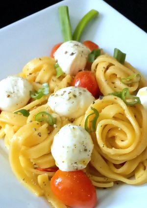 Una foto de Pasta Casera al Huevo con Bocconcino y Cherry
