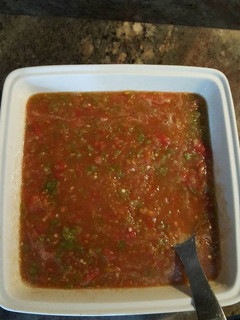 Una foto de Salsa de jitomates y chiles jalapeños, cocidos