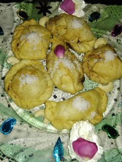 मावा गुजिया (Mawa gujiya recipe in hindi) रेसिपी मुख्य फोटो