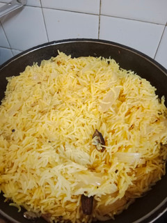 पीली राइस(pili rice recipe in hindi) रेसिपी मुख्य फोटो