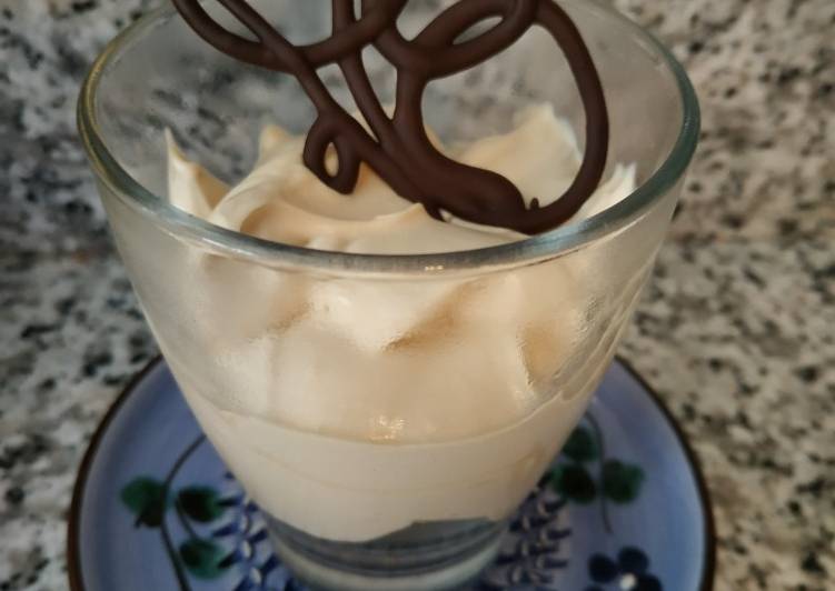 Mousse de café y leche condensada