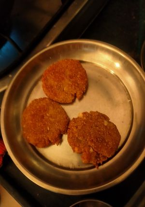 फलाहारी कटलेट (Falahari cutlet recipe in Hindi) रेसिपी मुख्य फोटो