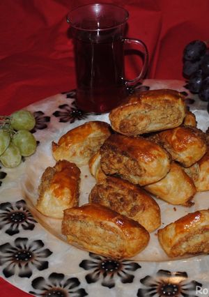 A picture of Gata (walnuts rolled  sweets).