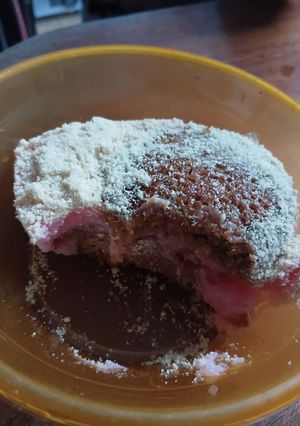 Una foto de Natilla de fresa con panquesito y polvo de galletas (a mi manera)