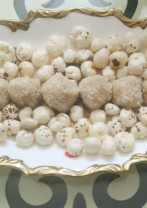A picture of Makhana ladoo.