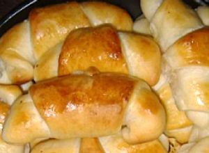 Sajtos-sonkás kifli recept fotója