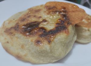 Una foto de Torticas🫓de yuca🥯cruda🧀con queso🥛🥙🥯