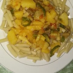 A picture of Macaroni and potatoes.