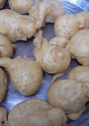 बेसन के पकोड़े(besan ke pakode recipe in hindi) रेसिपी मुख्य फोटो