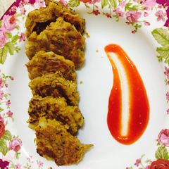 A picture of Leftover chole tikki.