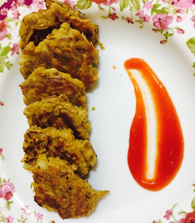 A picture of Leftover chole tikki.