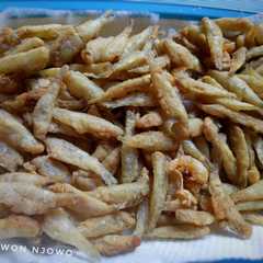 A picture of Teri goreng crispy.