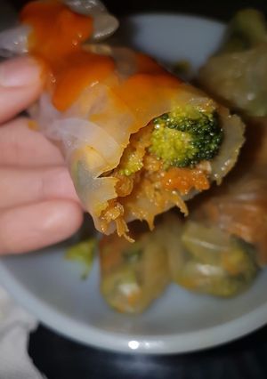 Una foto de Rollitos con Verduras y Salmón