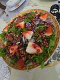 سلطه الجرجير مع الفراوله من مطبخ نانا