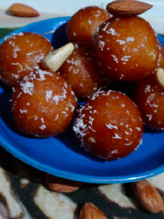 गुलाब जामुन (Gulab Jamun recipe in Hindi) रेसिपी मुख्य फोटो