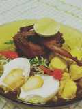Soto Ayam Bertelur Burung Puyuh Kuah Pedas