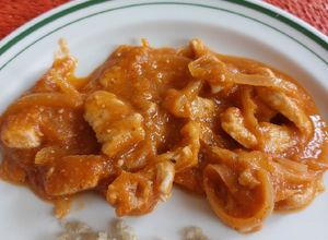 Una foto de Bisteces de puerco en salsa de jitomate