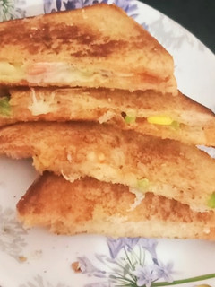 A picture of Vegetable bread toast.