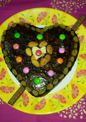चॉकलेट ड्राई फ्रूट्स कुकर केक (Chocolate dry fruits cooker cake recipe in hindi) रेसिपी मुख्य फोटो