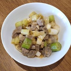 A picture of Beef in Leeks.