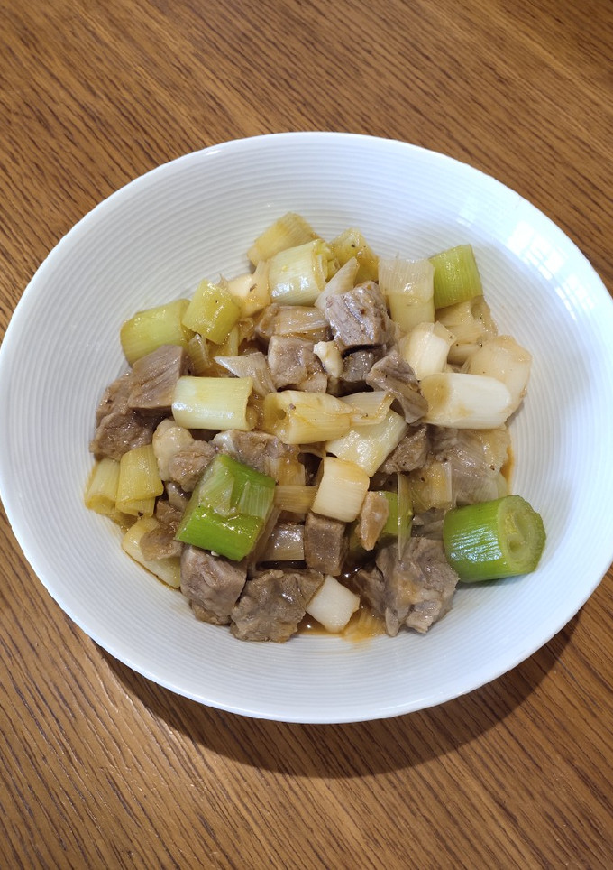 A picture of Beef in Leeks.