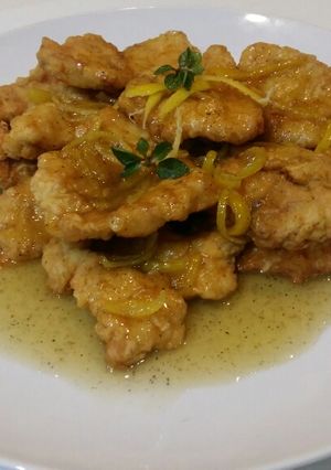 A picture of Lemon chicken.