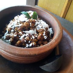 A picture of Kadala Pongichathu (Black chickpea salad).