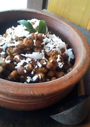 A picture of Kadala Pongichathu (Black chickpea salad).
