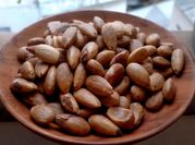 Gambar olahan kacang almond mentah