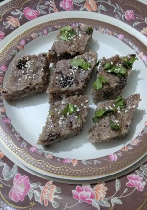 A picture of Ragi dhokla.