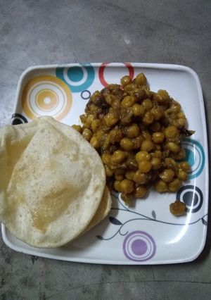 A picture of Chole bhature.