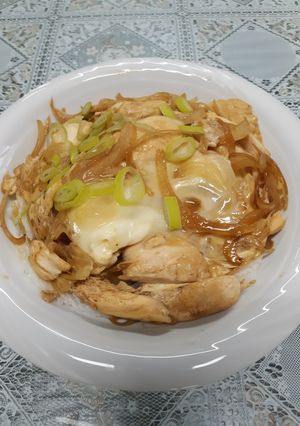 รูปของ ข้าวราดผัดไก่หอมใหญ่และไข่
