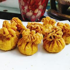 A picture of Potli samosa.