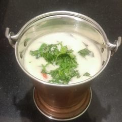 A picture of Gujrati Kadhi.