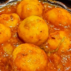A picture of Bengali Aloor Dum.
