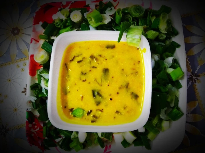 Easy Steps to Make Spring onion kadhi which Delicious