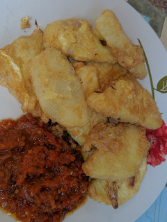 A picture of Title: fried yam with sauce.